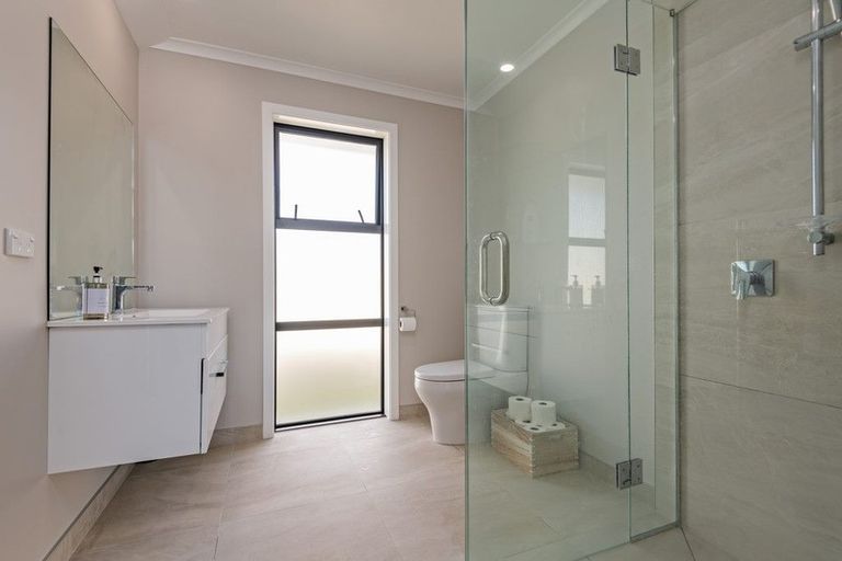 Photo of property in 20 Atlantic Drive, Fitzherbert, Palmerston North, 4410