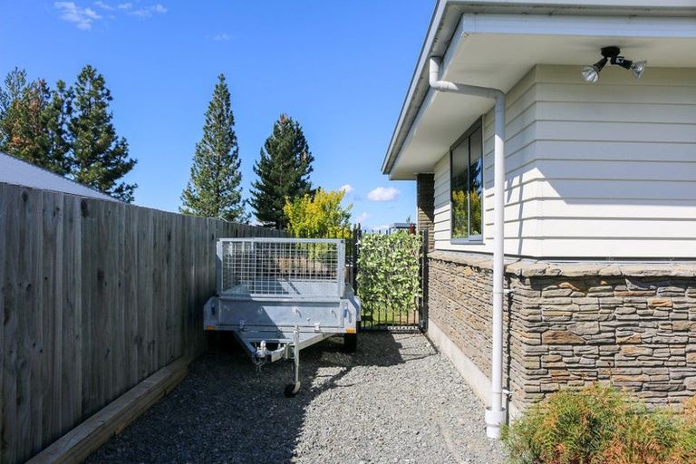 Photo of property in 27 Rhoboro Road, Twizel, 7901