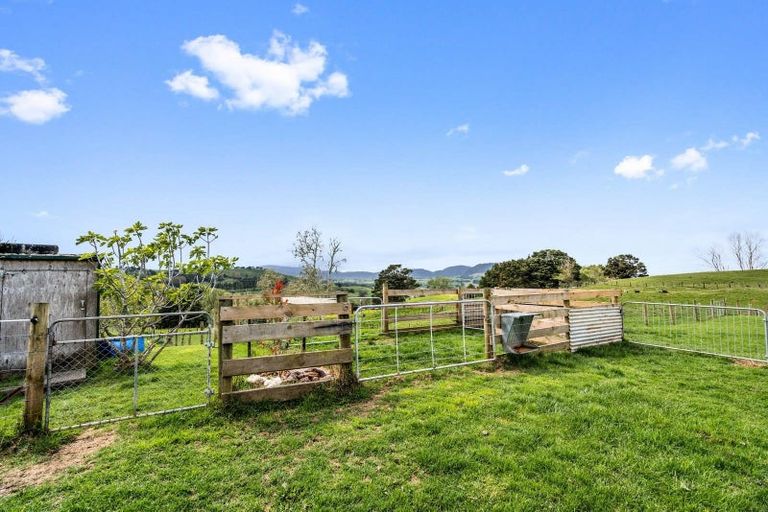 Photo of property in 105 Gorge Road, Maungaturoto, 0520