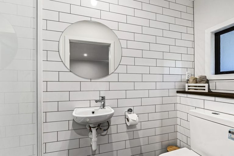 Photo of property in 30 Saxton Road, Upper Vogeltown, New Plymouth, 4310