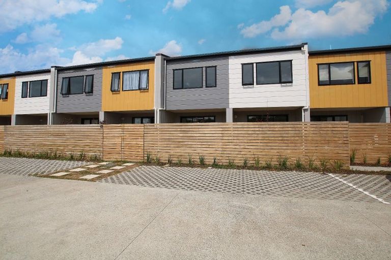 Photo of property in 12/115 Swanson Road, Henderson, Auckland, 0610