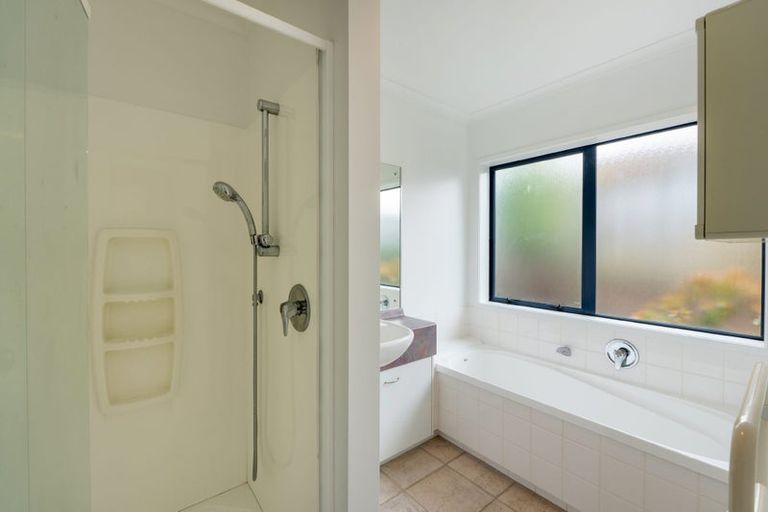 Photo of property in 6 Rush Creek Drive, Westgate, Auckland, 0614