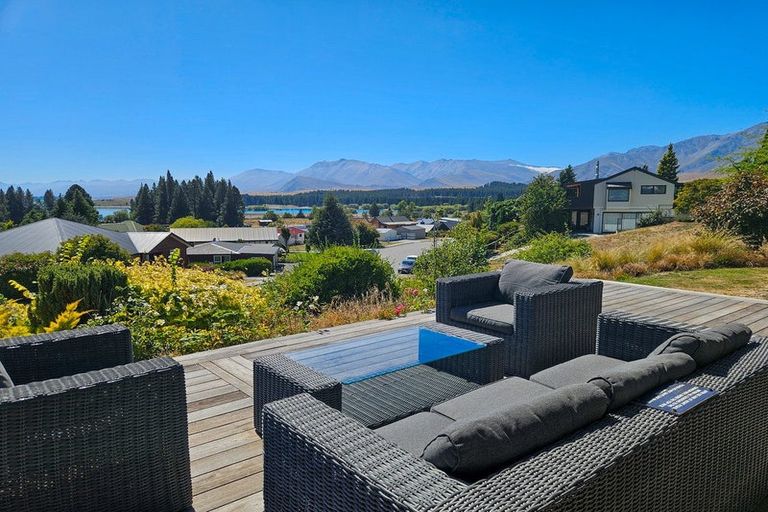 Photo of property in 4 Hamilton Drive, Lake Tekapo, 7999