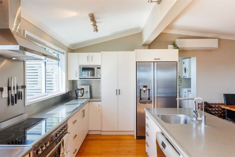 Photo of property in 45 Shortt Street, Foxton Beach, Foxton, 4815