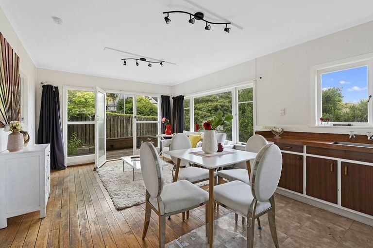 Photo of property in 79 Hebron Road, Waiake, Auckland, 0630