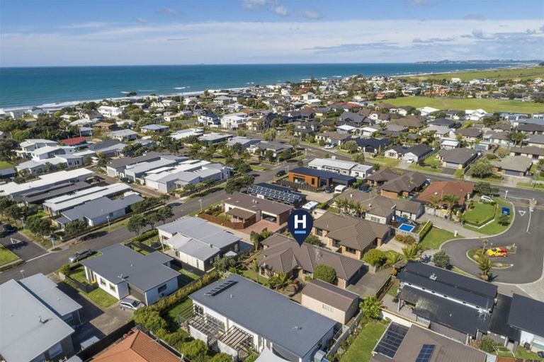 Photo of property in 8 Emma Place, Papamoa Beach, Papamoa, 3118