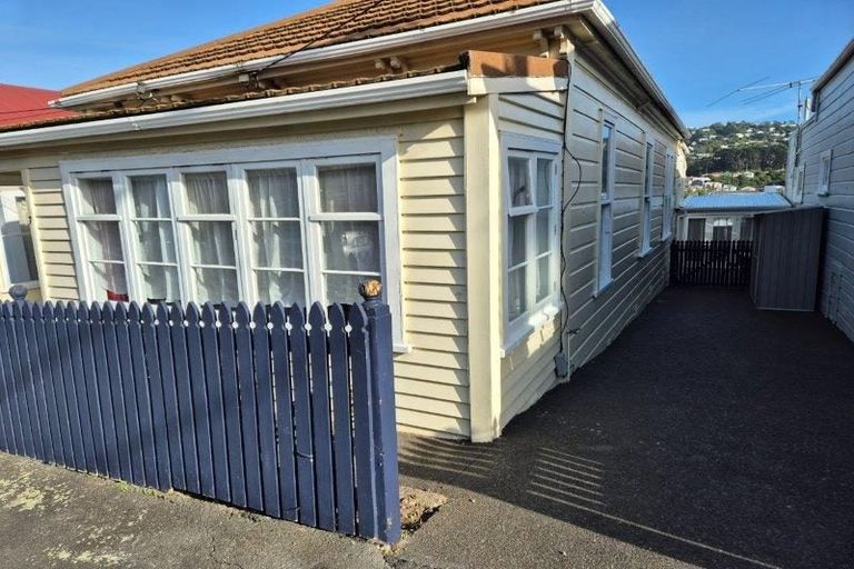 Photo of property in 7 Herald Terrace, Berhampore, Wellington, 6023