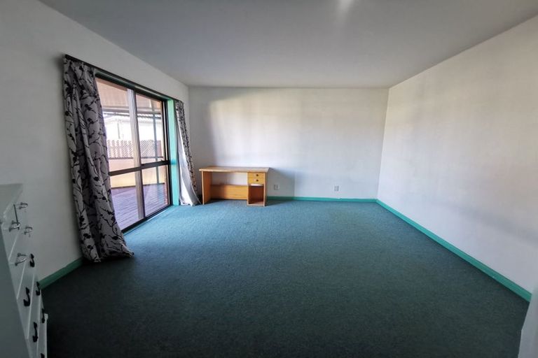 Photo of property in 64 Acacia Avenue, Upper Riccarton, Christchurch, 8041