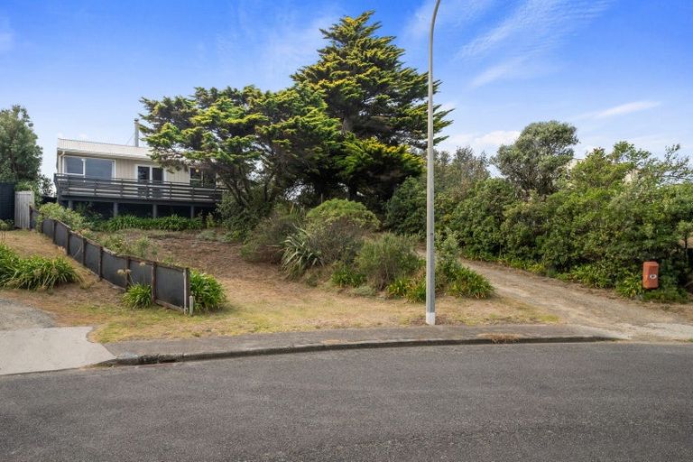 Photo of property in 12 Arataki Grove, Waitarere Beach, Levin, 5510