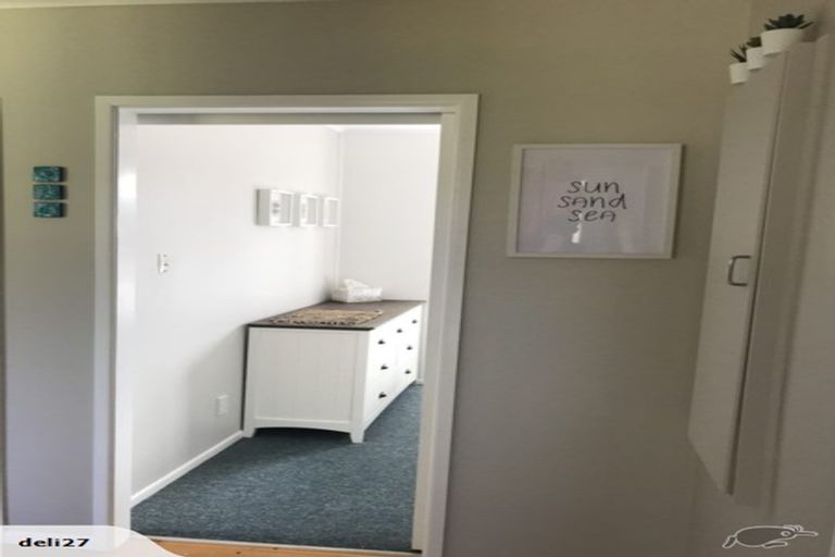 Photo of property in 53 William Street, Waikanae Beach, Waikanae, 5036