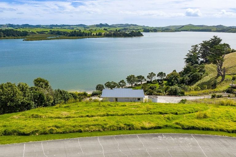 Photo of property in 6 Emay Crescent, Pahi, Paparoa, 0571