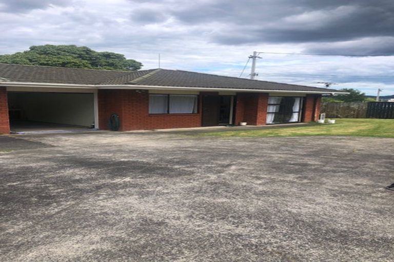 Photo of property in 2/35 Buscomb Avenue, Henderson, Auckland, 0610