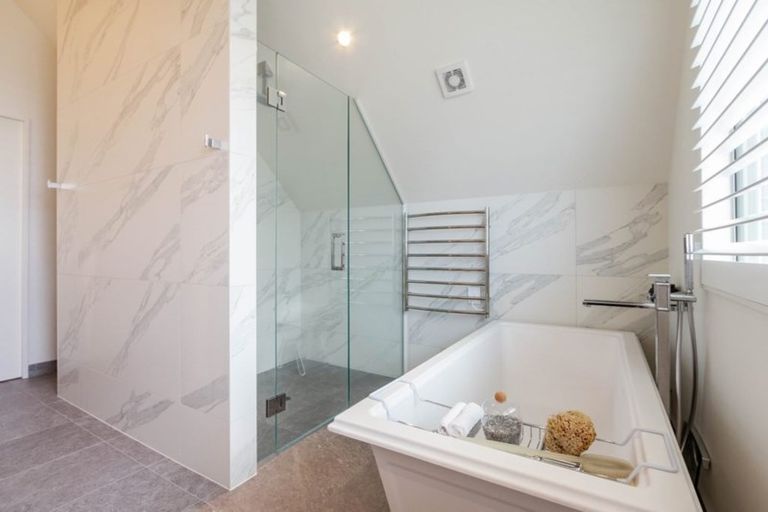 Photo of property in 48 Gladstone Road, Parnell, Auckland, 1052