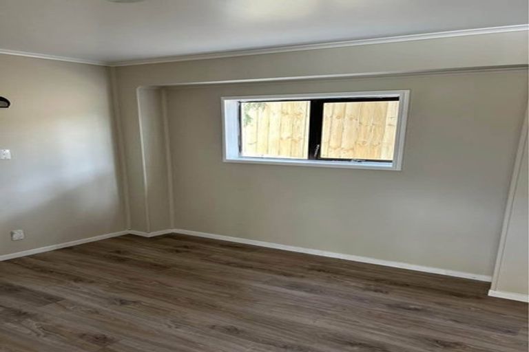 Photo of property in 36 Kingsclere Place, Goodwood Heights, Auckland, 2105