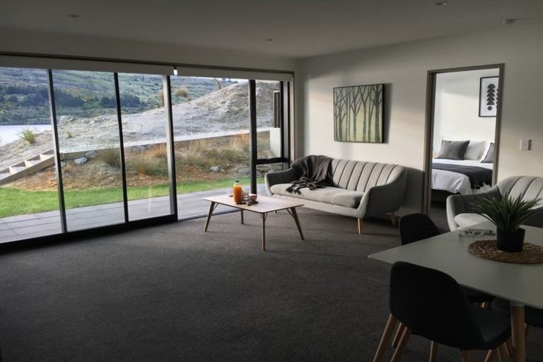 Photo of property in La Residence Du Lac, 11/527 Frankton Road, Queenstown, 9300