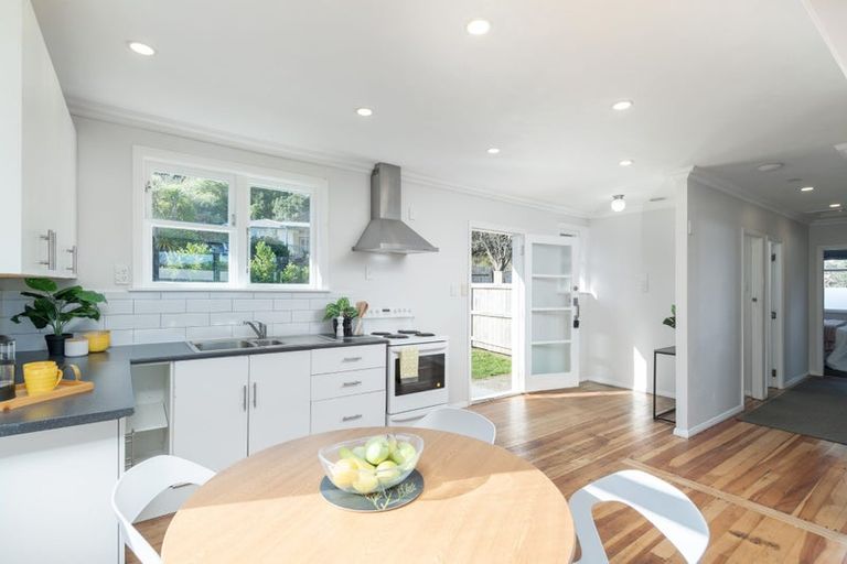 Photo of property in 23 Dorset Grove, Cannons Creek, Porirua, 5024