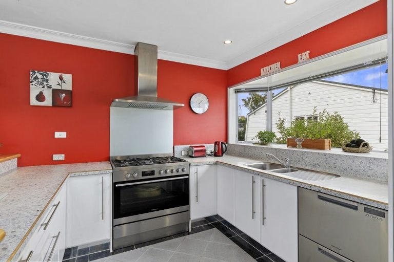 Photo of property in 19 Rondane Place, Tirohanga, Lower Hutt, 5010