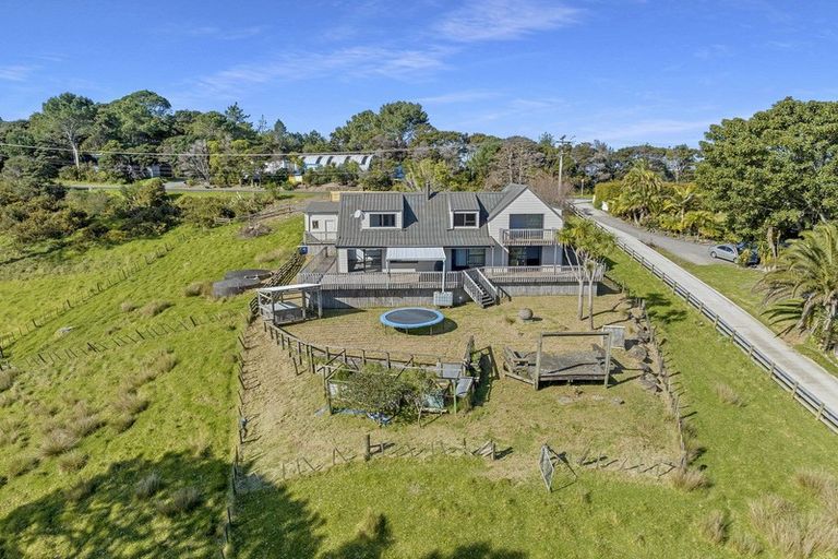 Photo of property in 390 Paremoremo Road, Paremoremo, Auckland, 0632