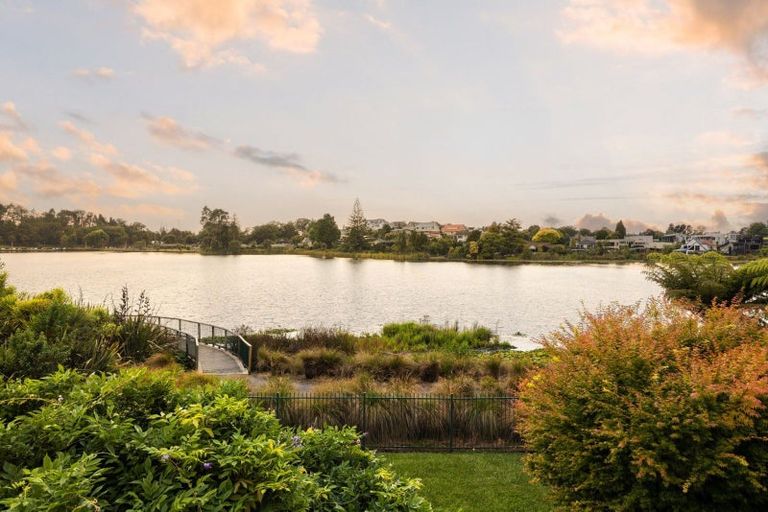 Photo of property in 76 Lake Crescent, Hamilton Lake, Hamilton, 3204