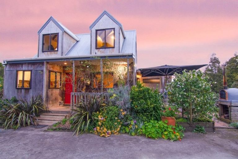 Photo of property in 295 Kanohi Road, Kaukapakapa, 0873