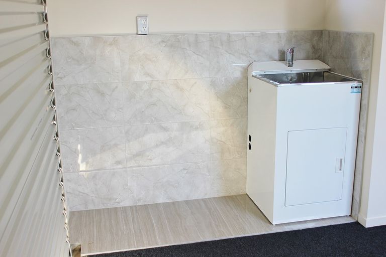 Photo of property in 706a Massey Road, Mangere, Auckland, 2022