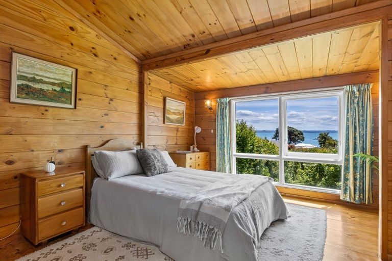 Photo of property in 30 De Luen Avenue, Tindalls Beach, Whangaparaoa, 0930