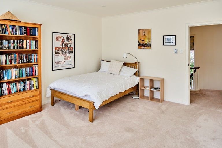 Photo of property in 25 Cheviot Road, Lowry Bay, Lower Hutt, 5013