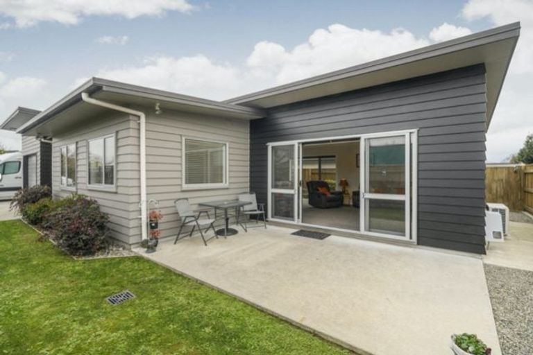 Photo of property in 48 Ward Street, Palmerston North, 4410