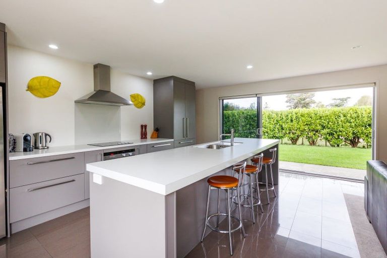 Photo of property in 100 Greer Court, Bunnythorpe, Palmerston North, 4481