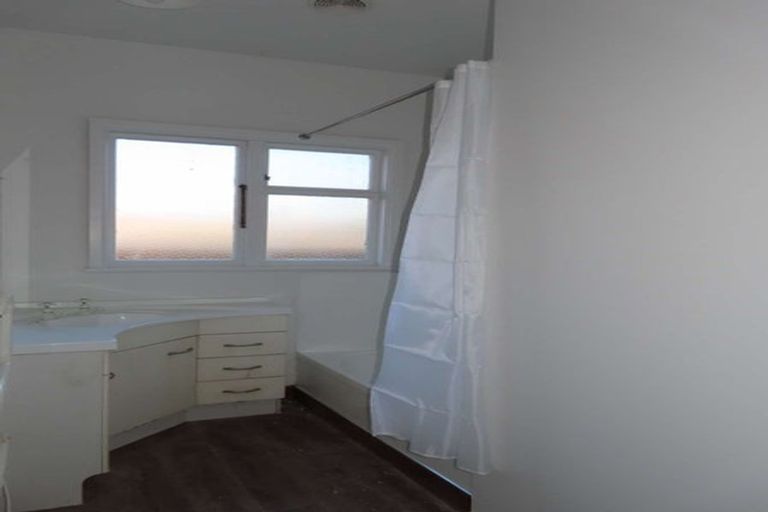 Photo of property in 76 Aorangi Road, Bryndwr, Christchurch, 8053