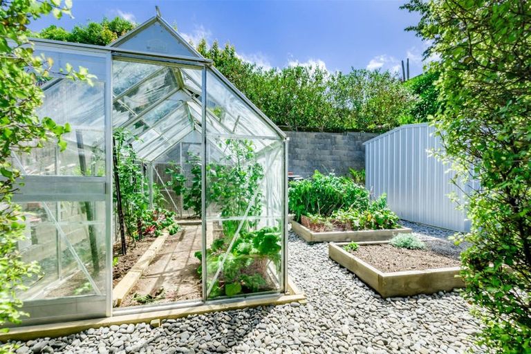 Photo of property in 10 Dale Road, Raumati South, Paraparaumu, 5032