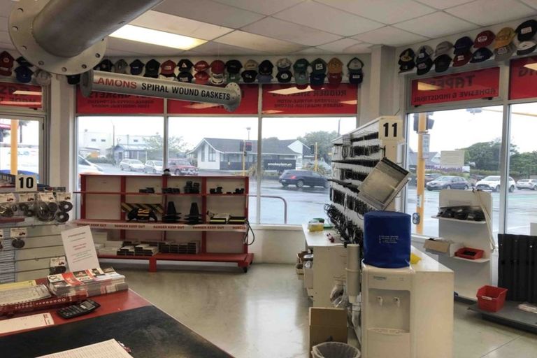 Photo of property in 336 Devon Street West, New Plymouth, 4310