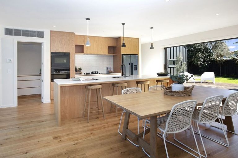 Photo of property in 86 Wairakei Road, Bryndwr, Christchurch, 8052