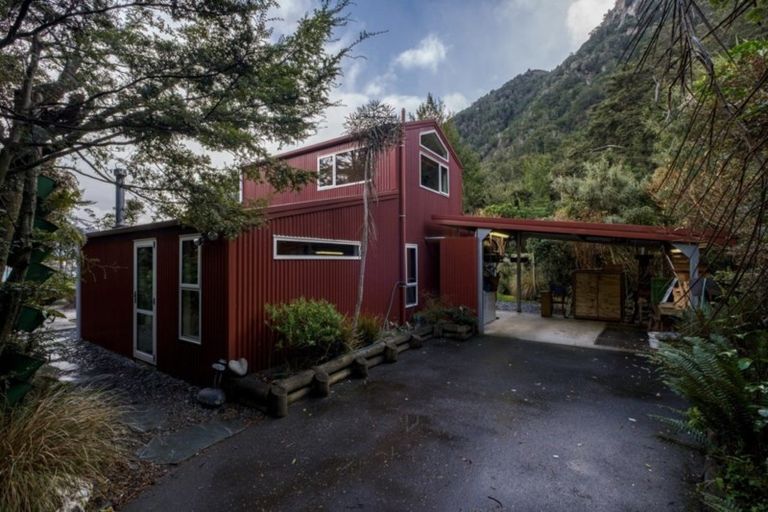 Photo of property in 17 Tall Tree Lane, Mount Creighton, Queenstown, 9371