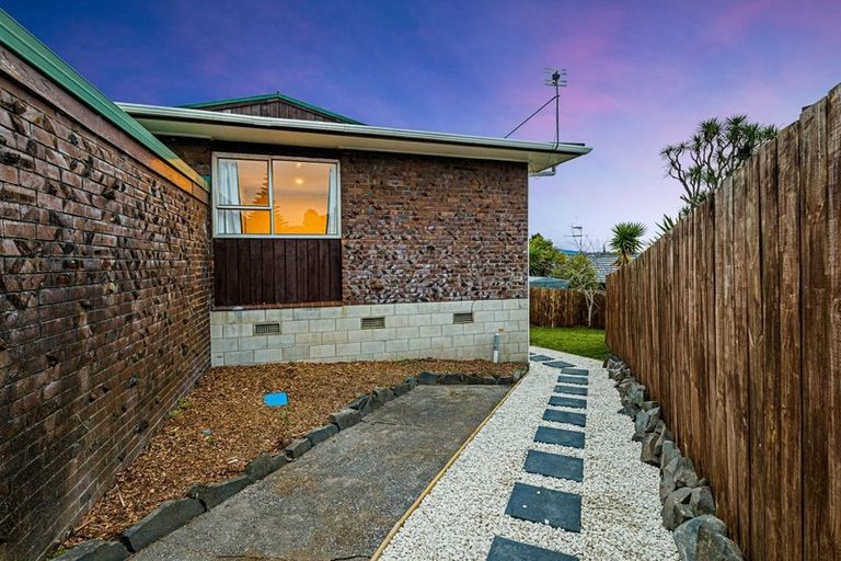 Photo of property in 5/38 Kirrie Avenue, Te Atatu South, Auckland, 0610