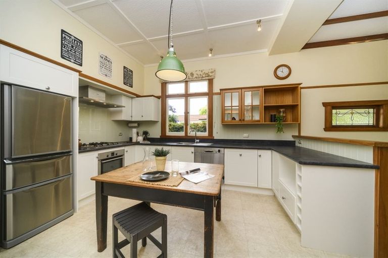 Photo of property in 12 Margaret Street, Roslyn, Palmerston North, 4414