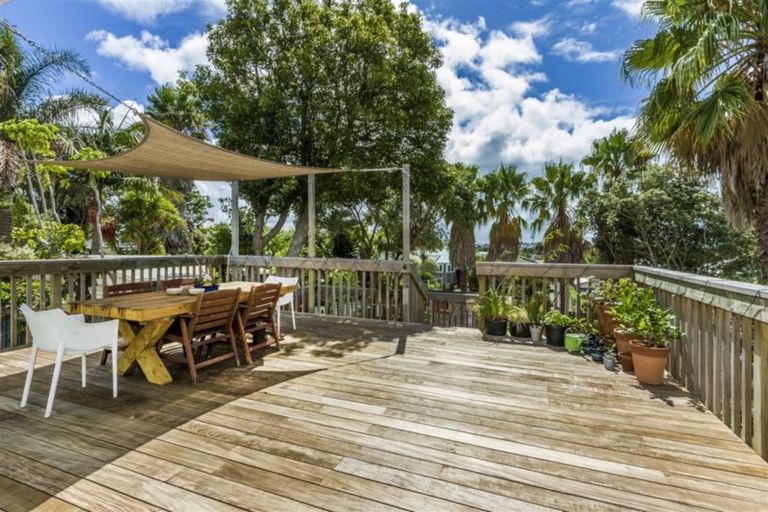 Photo of property in 104 Calliope Road, Stanley Point, Auckland, 0624