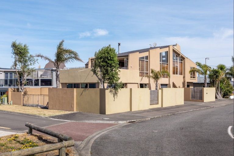 Photo of property in 7 Nott Street, Westshore, Napier, 4110