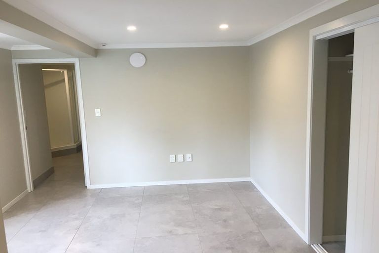 Photo of property in 52 Stillwater Crescent, Stillwater, Silverdale, 0993