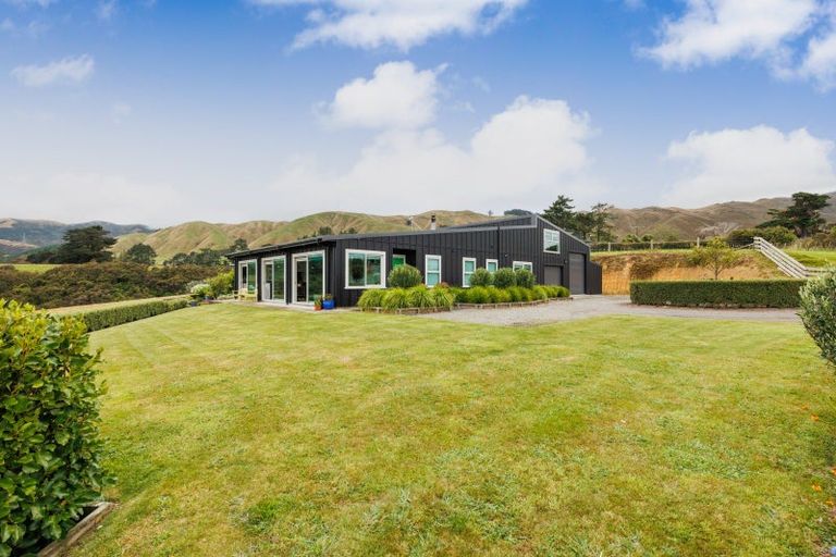 Photo of property in 165 Albert Road, Tokomaru, Palmerston North, 4474