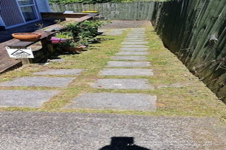 Photo of property in 2/70 Seaview Road, Glenfield, Auckland, 0629