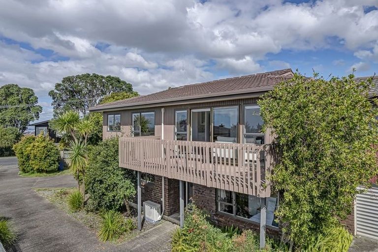 Photo of property in 1/20 Castor Bay Road, Castor Bay, Auckland, 0620