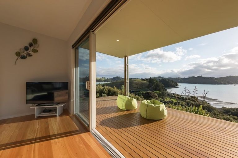 Photo of property in 37 Te Akau Drive, Russell, 0272