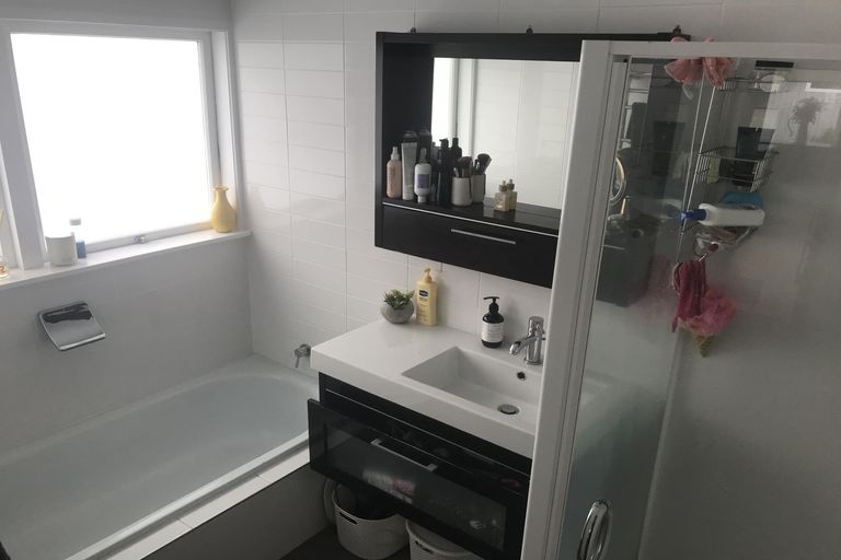 Photo of property in 1/16 Fairway Avenue, Red Beach, 0932