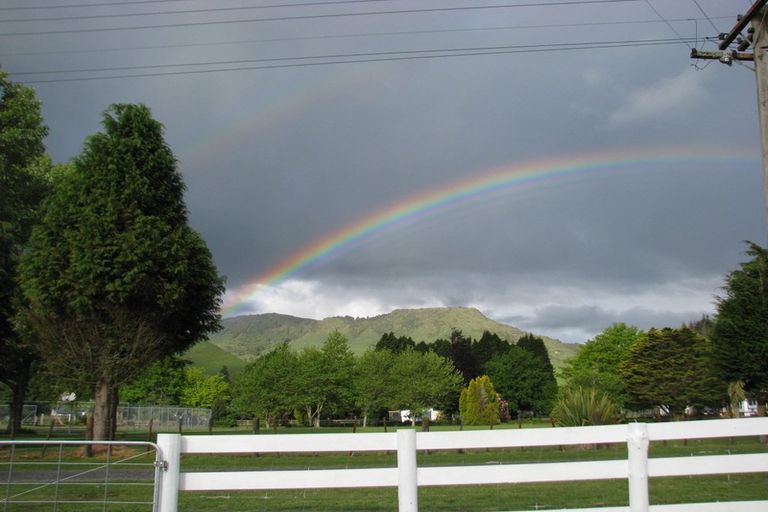 Photo of property in 8 Terrace Street, Matawai, 4075