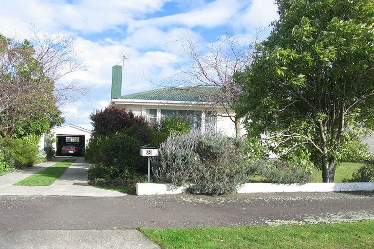 Photo of property in 64 Clyde Crescent, Roslyn, Palmerston North, 4414