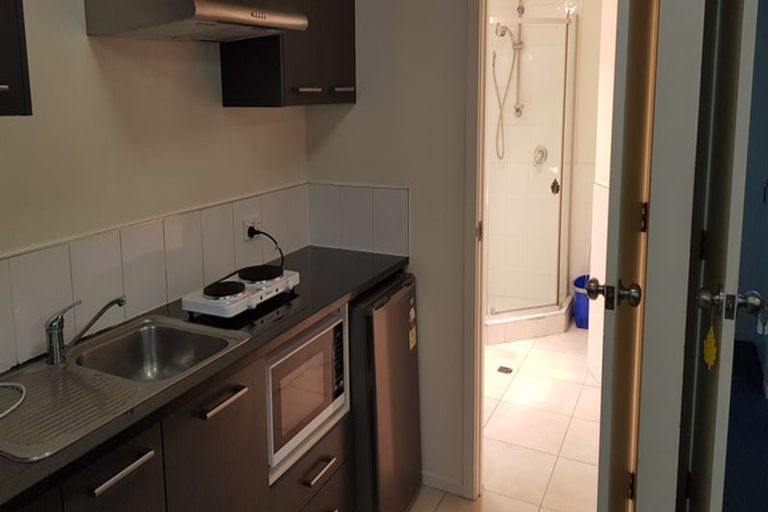 Photo of property in 8c Schnapper Rock Road, Schnapper Rock, Auckland, 0632