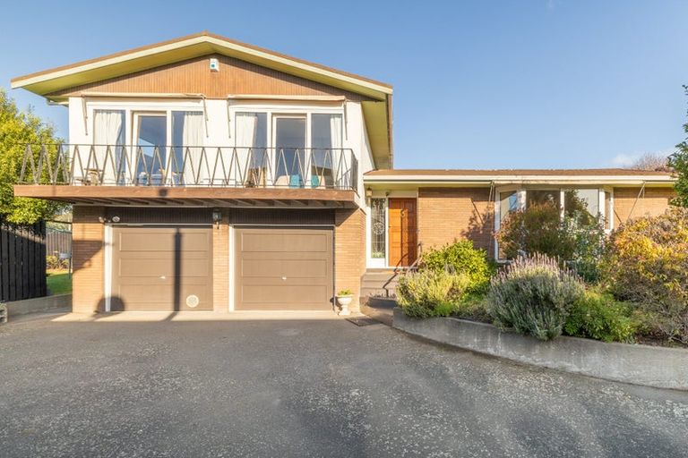 Photo of property in 18 Delaware Crescent, Russley, Christchurch, 8042