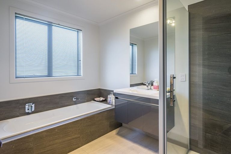 Photo of property in 2 Lamont Place, Waikanae, 5036