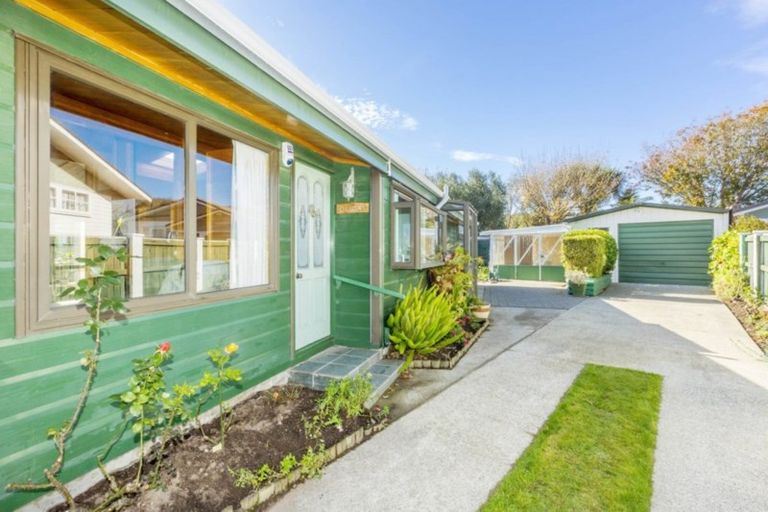 Photo of property in 8 Roband Crescent, Brown Owl, Upper Hutt, 5018